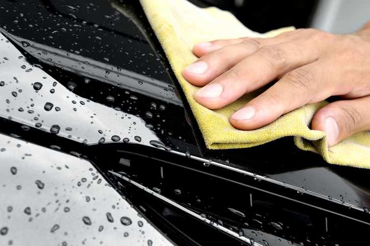 3 Reasons Microfiber Towels Are Essential for Professional Automotive  Detailing
