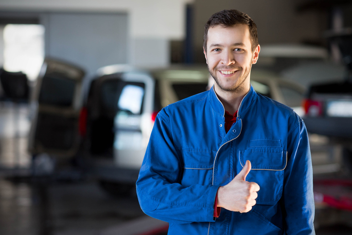 Auto Body Repair Technician or Car Mechanic? Choosing the Career That's  Best for You
