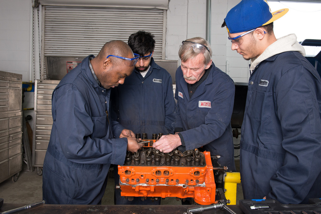 Photo Gallery Automotive Training Centre   DSC1169 