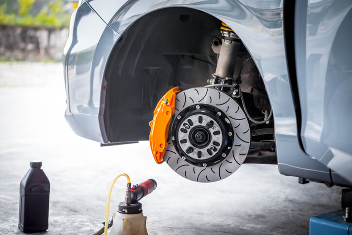 A view of EV brake discs, to be examined in automotive school