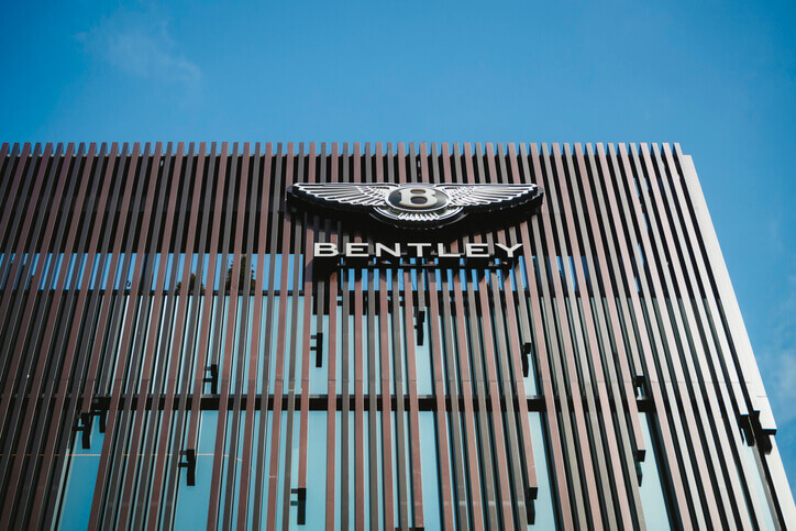 A view of the Bentley logo, as explored in auto mechanic training